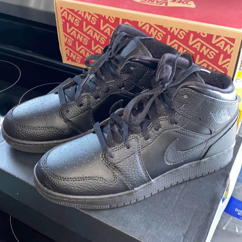 Air Jordan 1 Mid GS